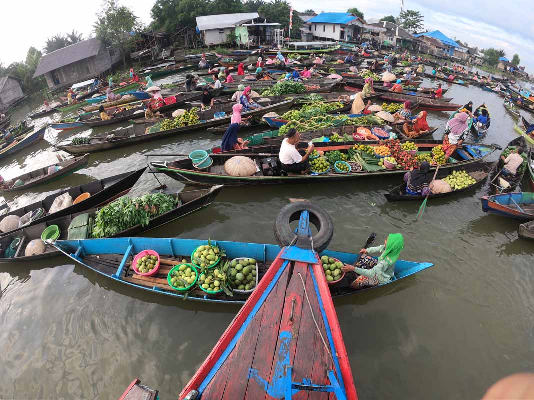 Berbelanja di Pasar Terapung Lok Baintan